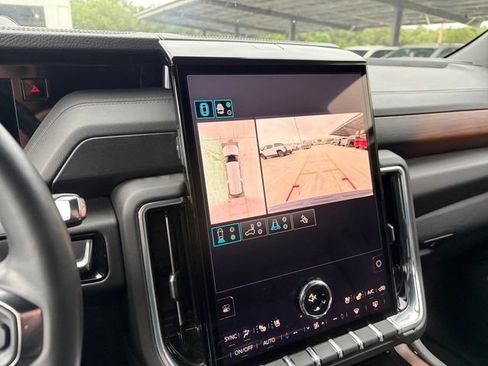 Certified 2025 GMC Yukon XL Denali AWD/4WD image 11