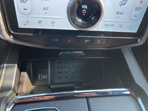 Used 2023 Ford Expedition Platinum image 26