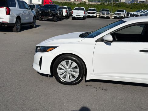 Used 2024 Nissan Sentra S FWD image 11