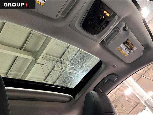 Used 2022 Toyota Corolla Cross LE w/ Moonroof Package image 13