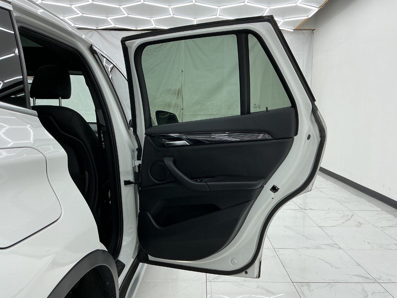 Used 2018 BMW X1 xDrive28i AWD/4WD image 25