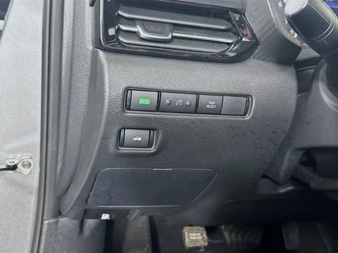 Used 2023 Nissan Sentra SR w/ SR Premium Package FWD image 11