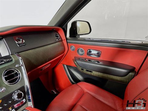 Used 2019 Rolls-Royce Cullinan image 17
