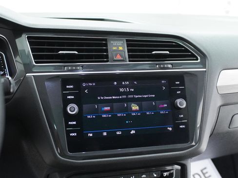 Used 2020 Volkswagen Tiguan SEL FWD image 28