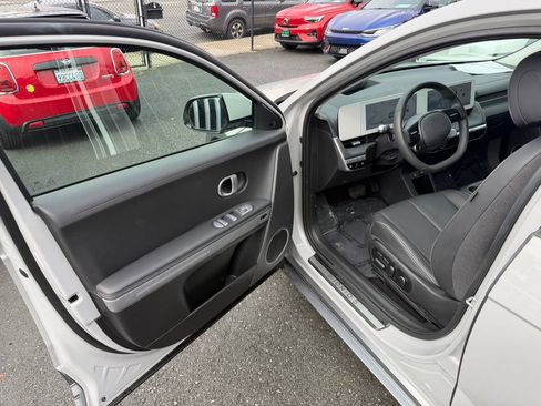 Used 2023 Hyundai Ioniq 5 Limited image 9