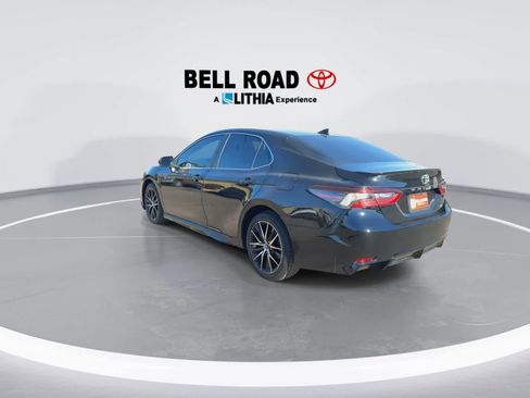 Used 2022 Toyota Camry SE image 6