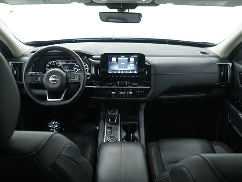 Used 2023 Nissan Pathfinder SL image 13