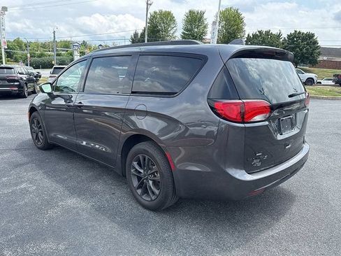 Used 2020 Chrysler Pacifica Touring-L w/ Advanced Safetytec Group AWD/4WD image 4