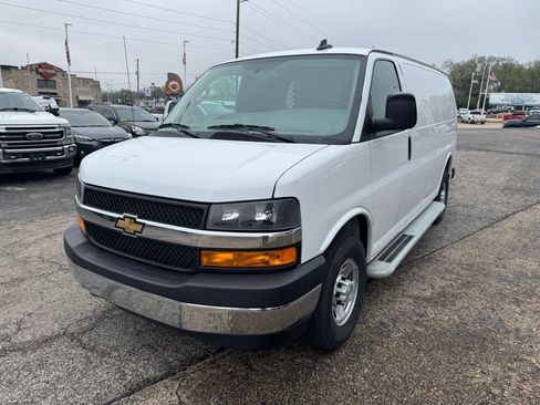 Used 2024 Chevrolet Express 2500 w/ Driver Convenience Package image 3