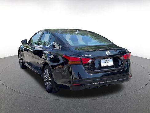 Used 2025 Nissan Altima 2.5 SV FWD image 10