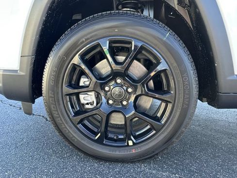 New 2026 Jeep Compass Latitude AWD/4WD image 30