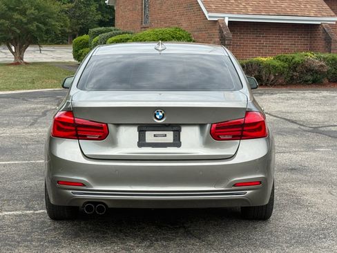 Used 2018 BMW 330i Sedan w/ Premium Package RWD image 4