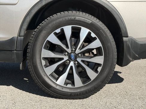 Used 2017 Subaru Outback 2.5i Limited image 39
