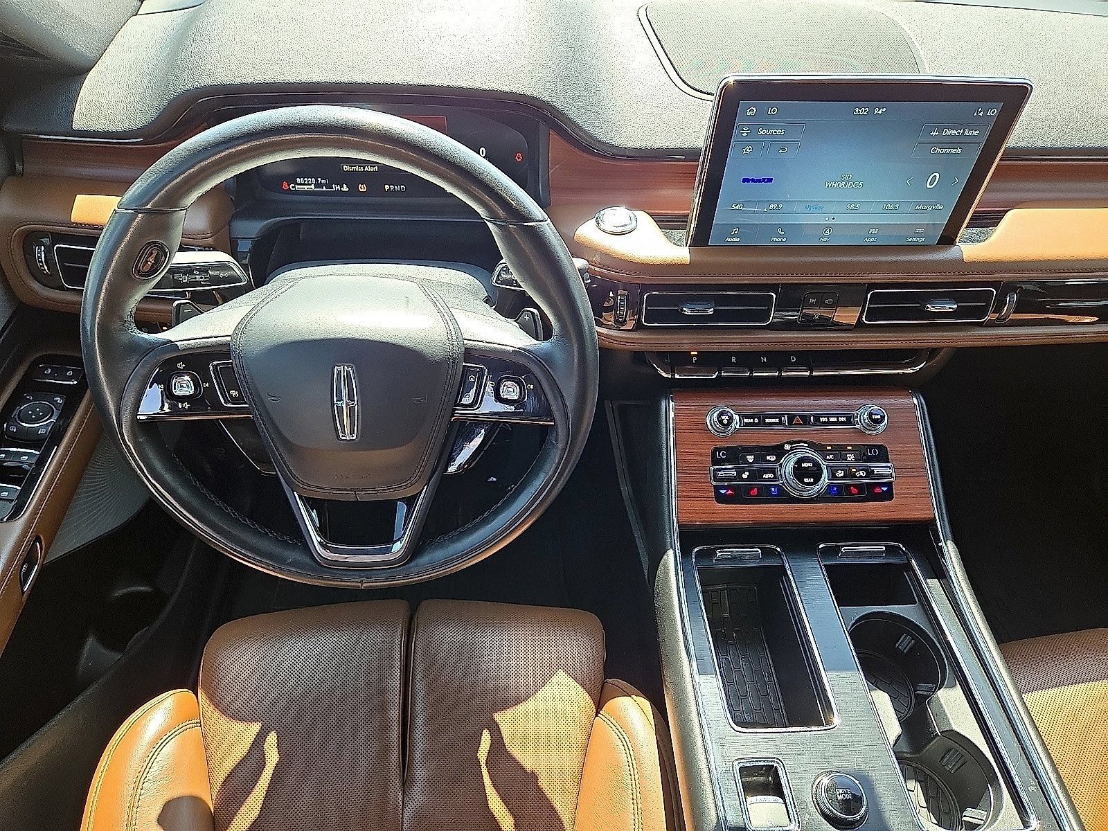 Used 2020 Lincoln Aviator Grand Touring w/ Equipment Group 302A AWD/4WD image 17