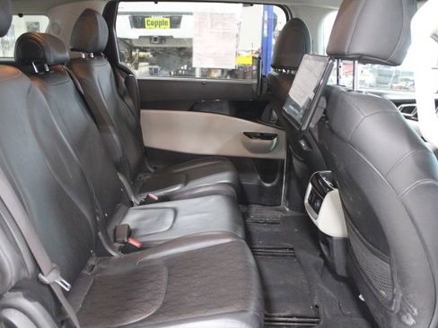 Used 2022 Kia Carnival SX image 13