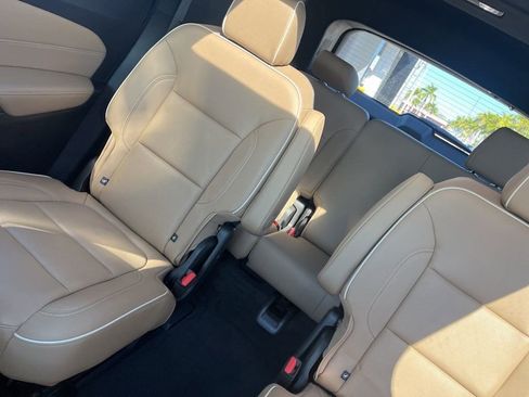 Used 2023 Chevrolet Traverse Premier image 4