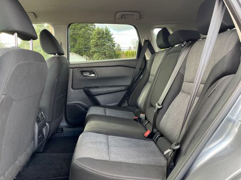 Used 2025 Nissan Rogue SV image 28