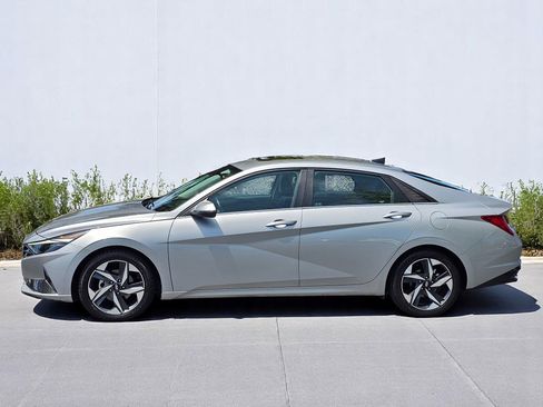 Used 2023 Hyundai Elantra Limited image 11
