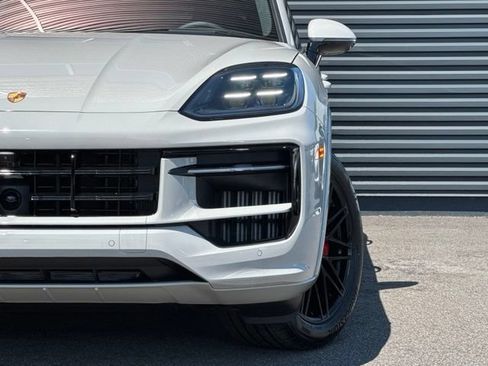 New 2026 Porsche Cayenne GTS AWD/4WD image 42