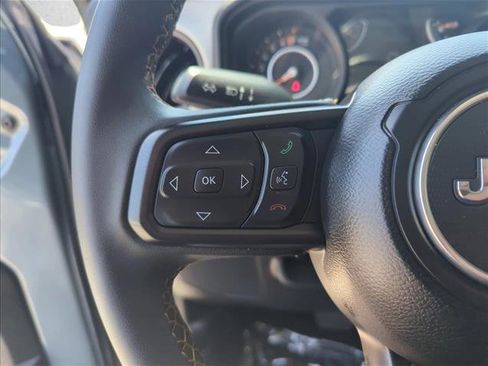Used 2024 Jeep Gladiator Sport AWD/4WD image 17