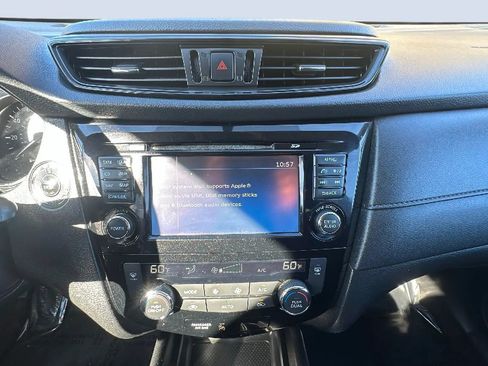 Used 2017 Nissan Rogue SV w/ Sun & Sound Touring Package AWD/4WD image 12