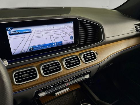 Certified 2025 Mercedes-Benz GLS 450 4MATIC image 21