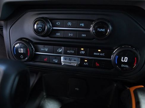 Used 2023 Ford Bronco Badlands w/ Sasquatch Package image 16