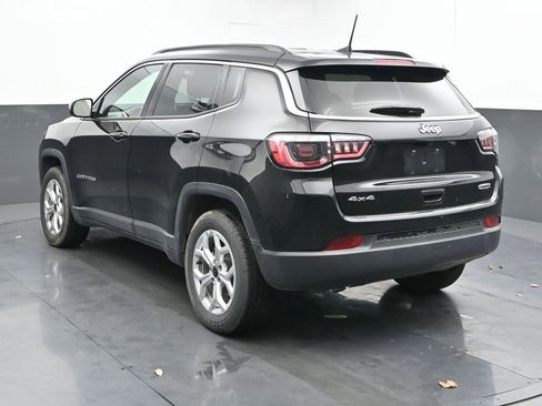 Used 2025 Jeep Compass Latitude image 9