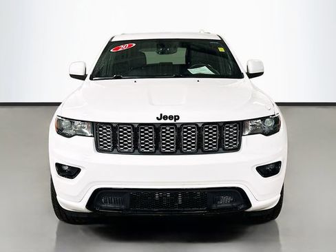 Used 2020 Jeep Grand Cherokee Altitude image 4