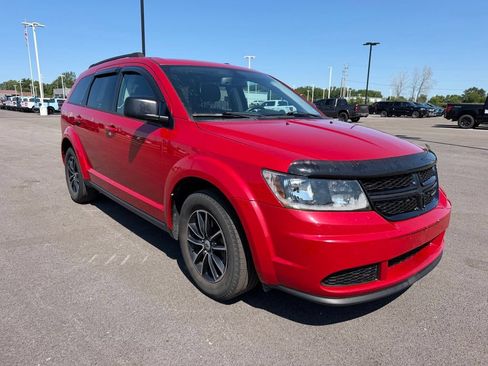 Used 2018 Dodge Journey SE w/ Popular Equipment Group FWD image 3
