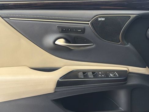 Used 2020 Lexus ES 350 w/ Accessory Package 2 FWD image 29