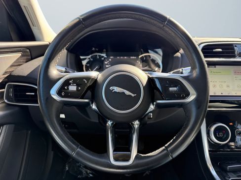 Used 2020 Jaguar XE S image 10