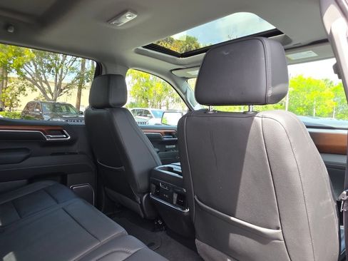 Used 2023 GMC Sierra 1500 Denali w/ Denali Reserve Package RWD image 13