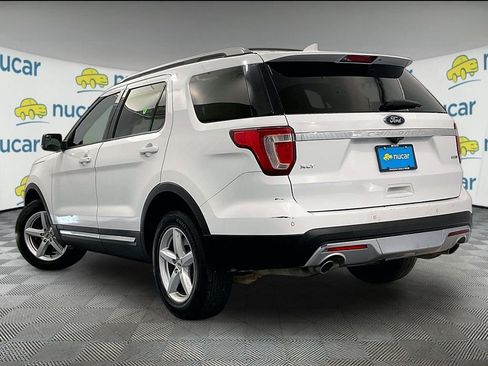 Used 2016 Ford Explorer XLT w/ Equipment Group 201A AWD/4WD image 4