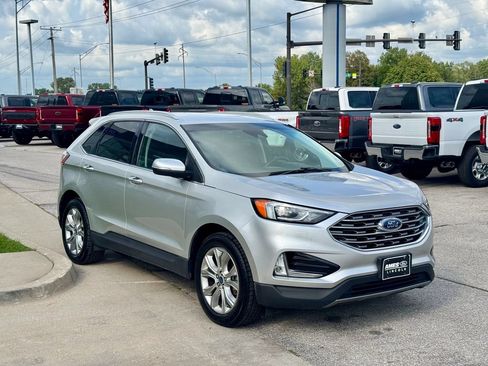 Used 2019 Ford Edge Titanium AWD/4WD image 7