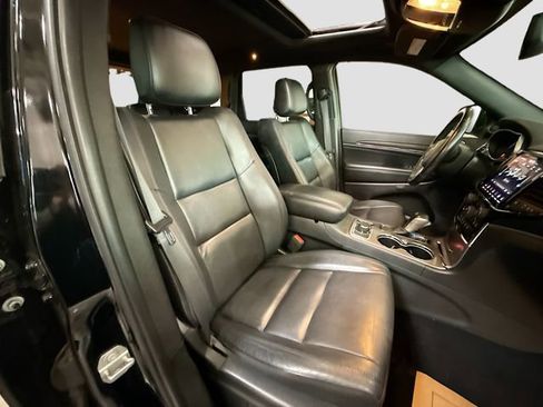 Used 2020 Jeep Grand Cherokee Limited AWD/4WD image 29