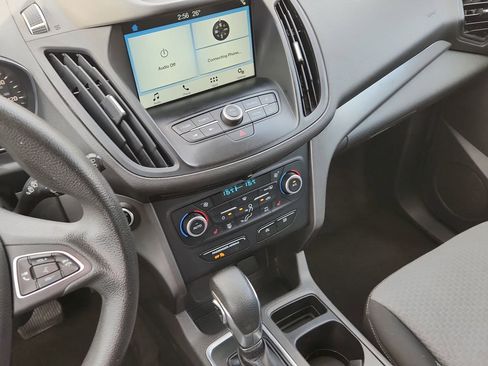 Used 2019 Ford Escape SE image 14