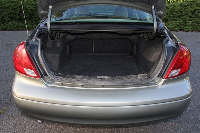Used 2001 Ford Taurus SES FWD image 15