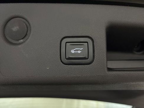Used 2022 Chevrolet Equinox LT FWD image 11