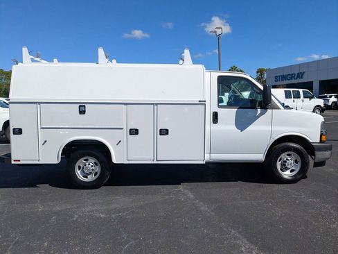 New 2025 Chevrolet Express 3500 w/ Power Convenience Package image 4