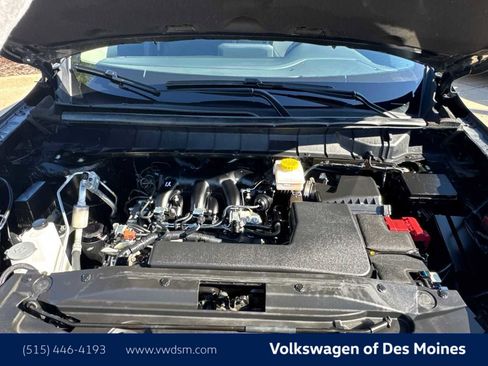 Used 2025 Nissan Pathfinder SV image 9