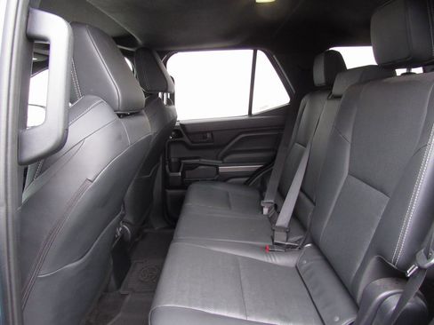 Certified 2025 Toyota 4Runner TRD Off-Road Premium image 15