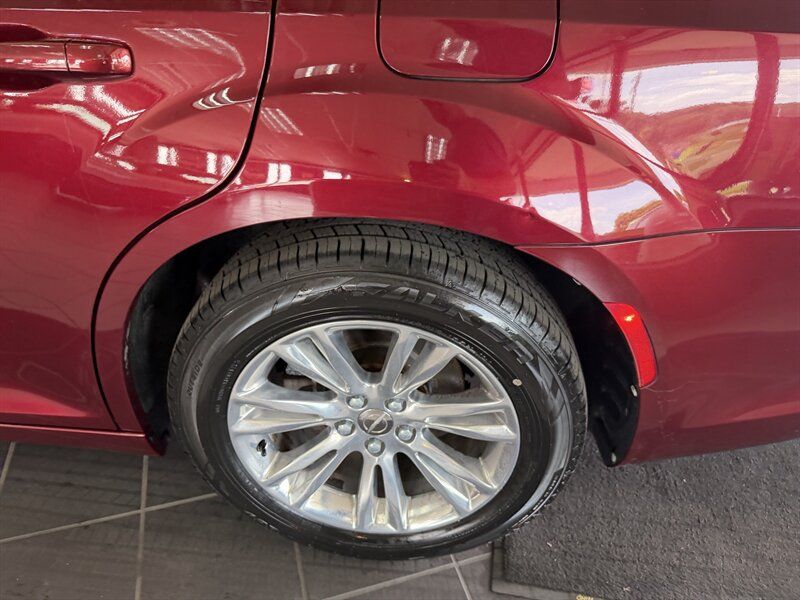 Used 2019 Chrysler 300 Touring L w/ Quick Order Package 22F RWD image 28