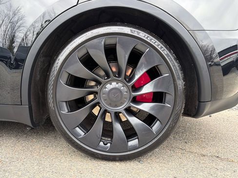Used 2022 Tesla Model Y Performance image 35