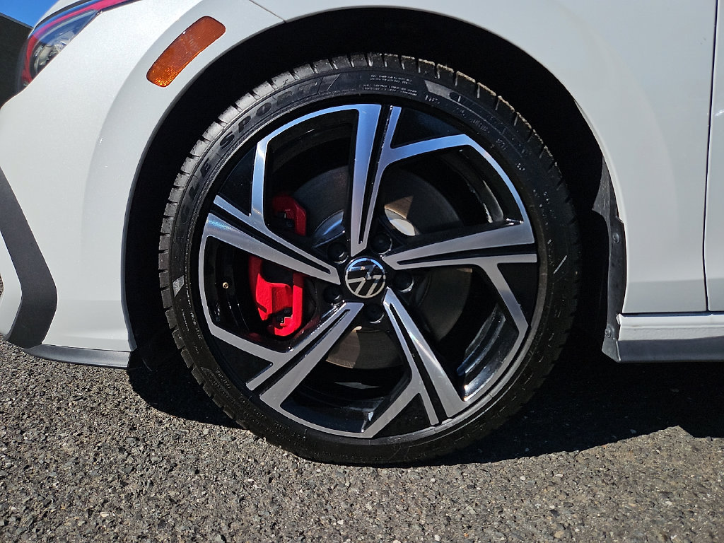 Certified 2025 Volkswagen GTI SE FWD image 9