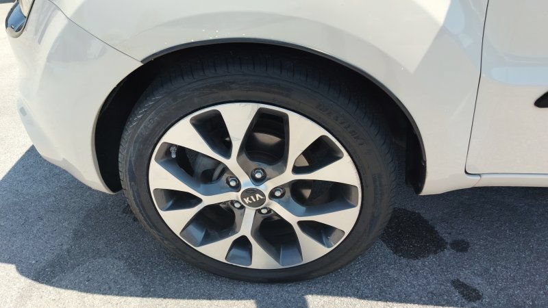 Used 2012 Kia Soul ! FWD image 22