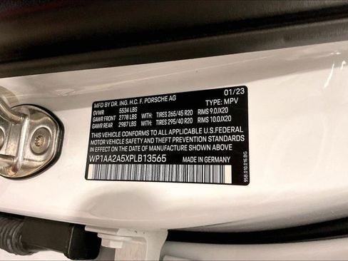 Used 2023 Porsche Macan AWD/4WD image 19