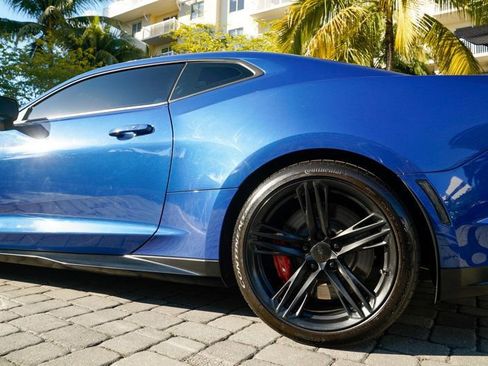 Used 2019 Chevrolet Camaro ZL1 image 18