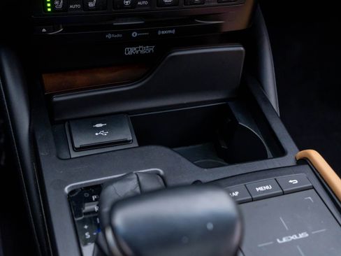 Used 2022 Lexus ES 350 Ultra Luxury w/ Accessory Package 2 FWD image 30