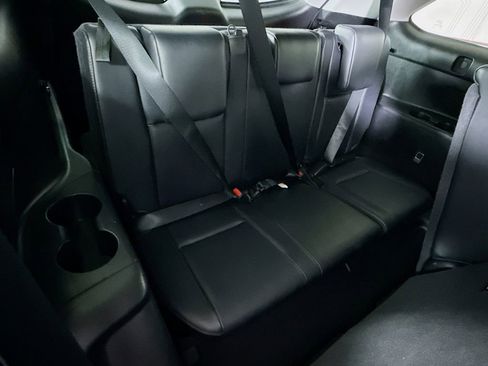 Certified 2019 Toyota Highlander XLE AWD/4WD image 33